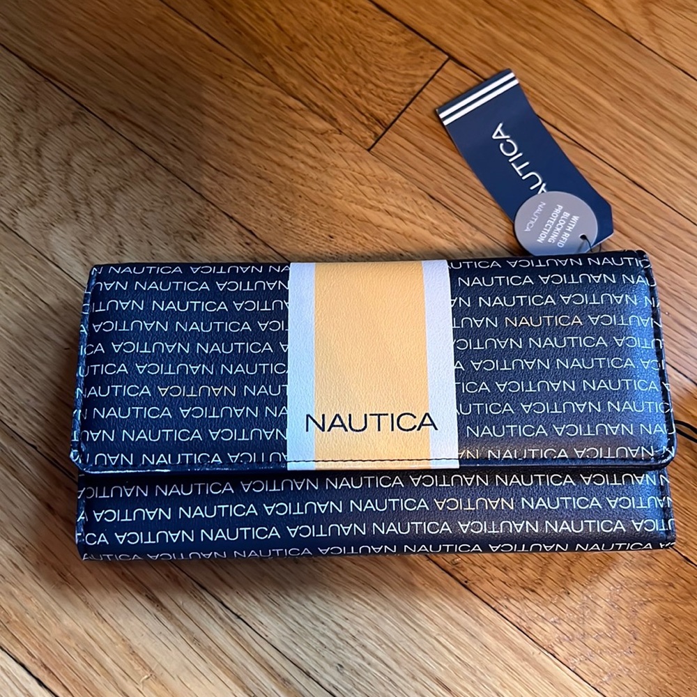 MWT๐Nautica Signature Logo Money Manager Trifold Snap Womens Wallet Navy White - Picture 6 of 17